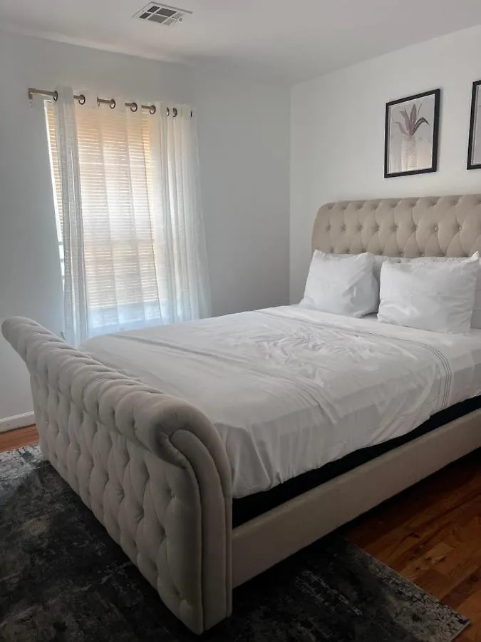 Elegant 3 Kings Bedroom Near Downtown Newark Ewr Nyc Airport 0*,  United States